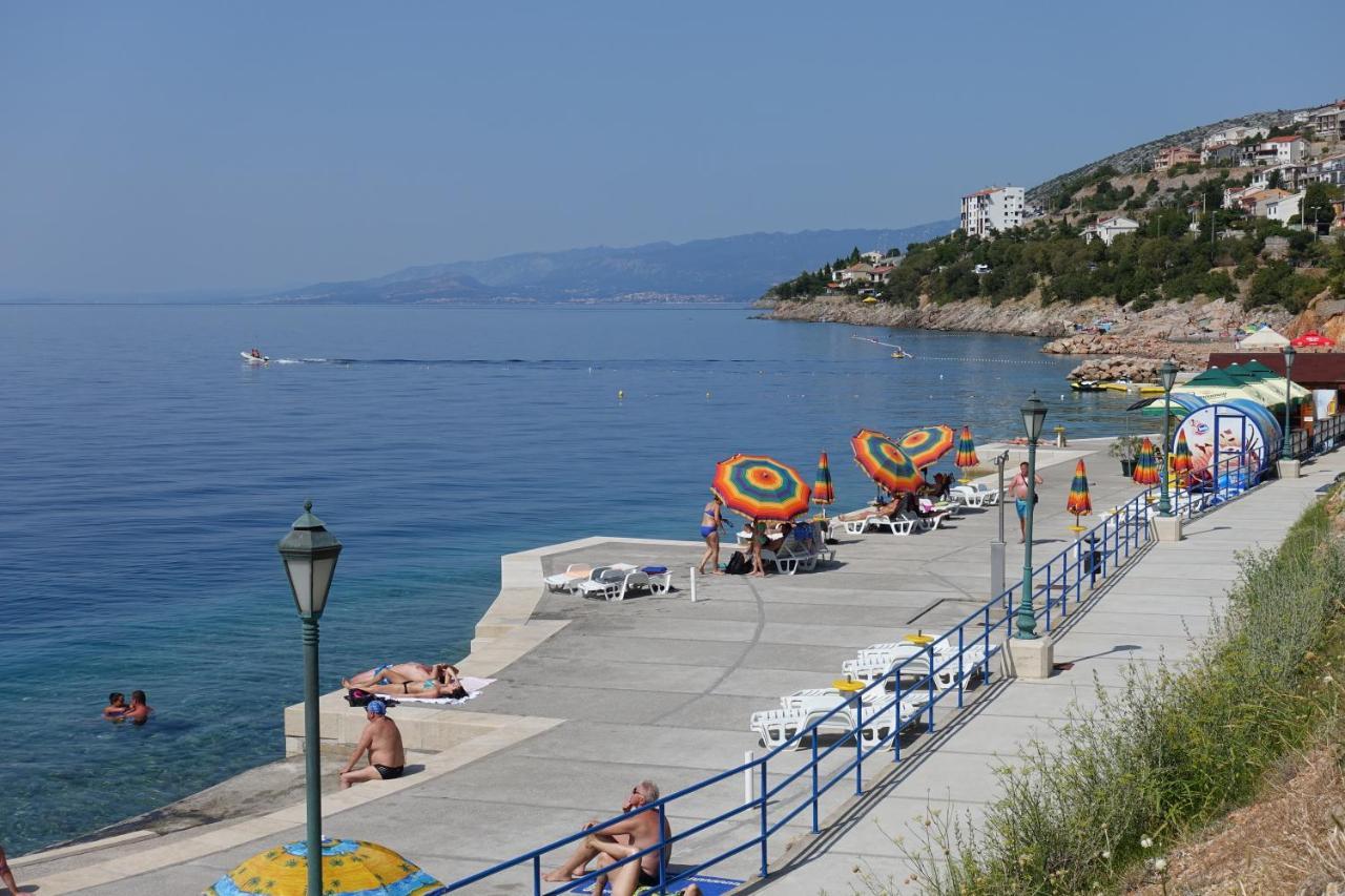 Apartmens Mendula Lägenhet Senj  Exteriör bild