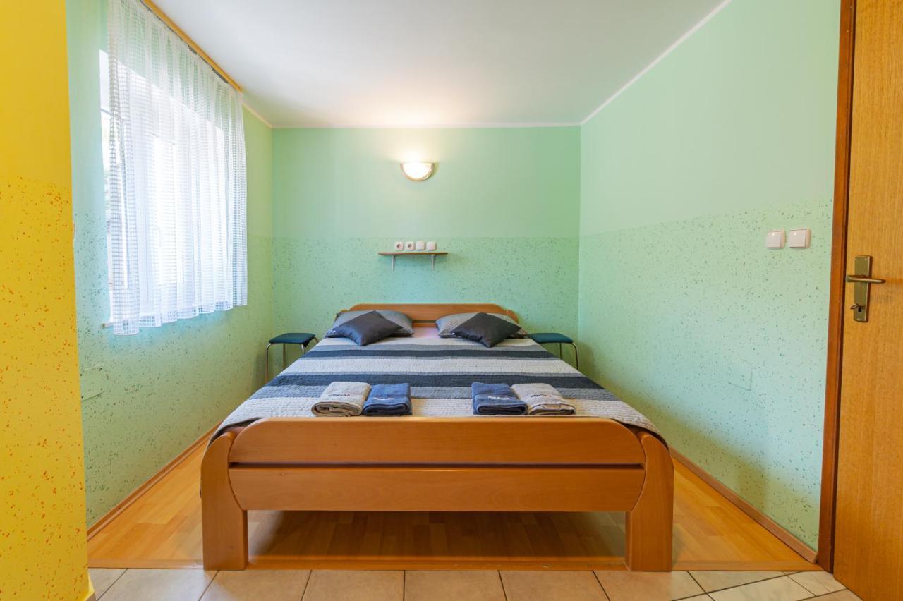 Apartmens Mendula Lägenhet Senj  Exteriör bild
