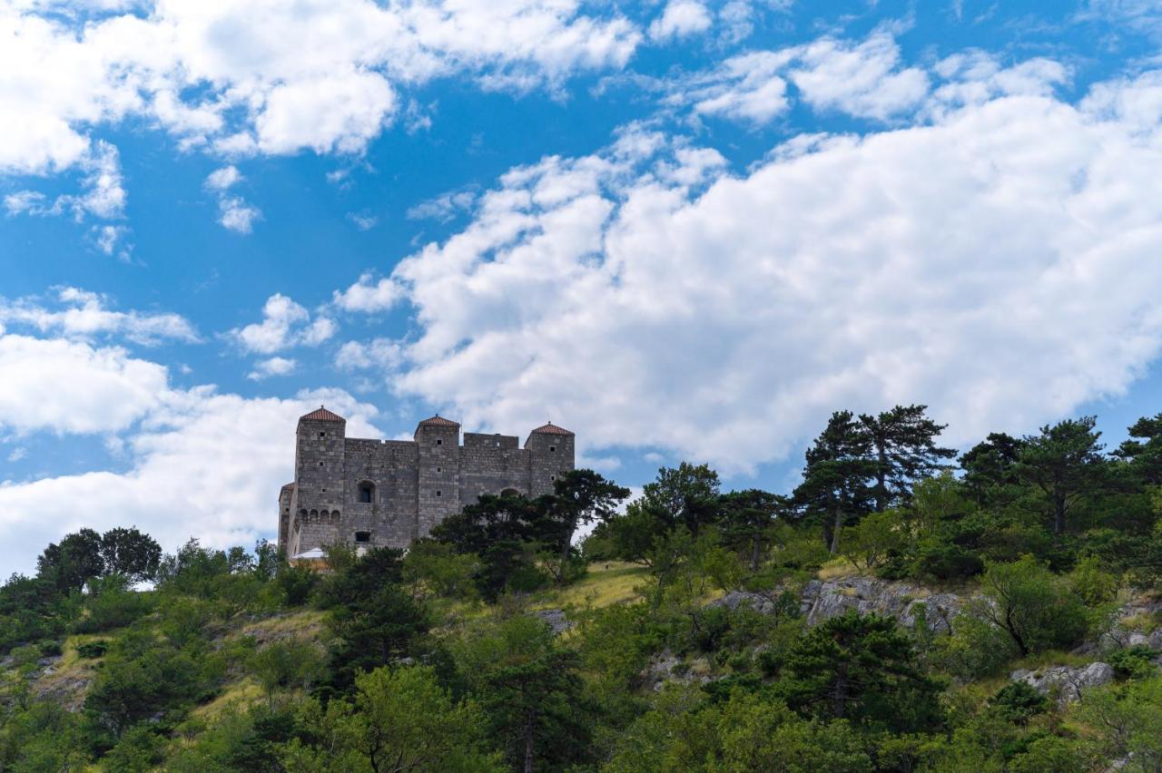 Apartmens Mendula Lägenhet Senj  Exteriör bild