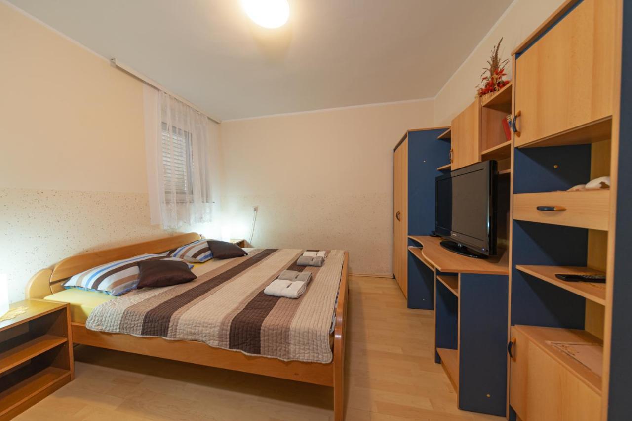 Apartmens Mendula Lägenhet Senj  Exteriör bild